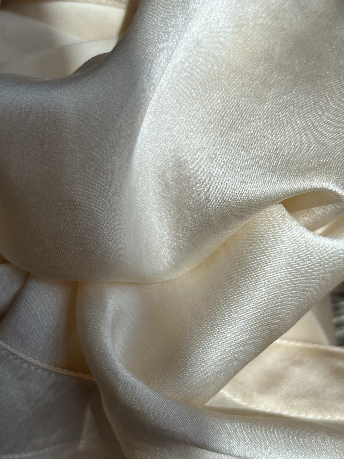 NWOT Saks Fifth Avenue Ivory 100% Silk Top Sleeveless SZS Ultralight And Soft