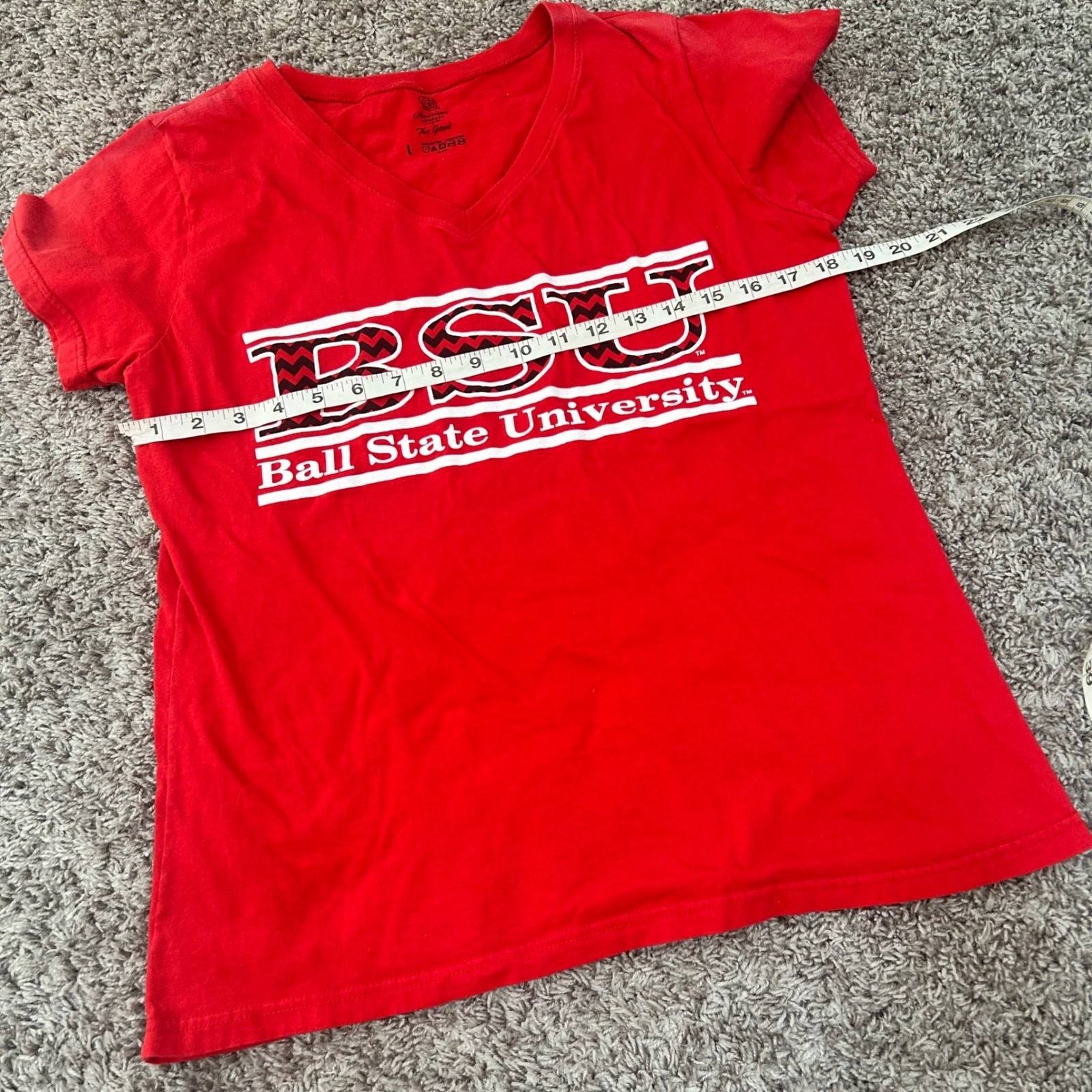 The Game Ball State University BSU Red Graphic V-Neck T-Shirt Large USA Made