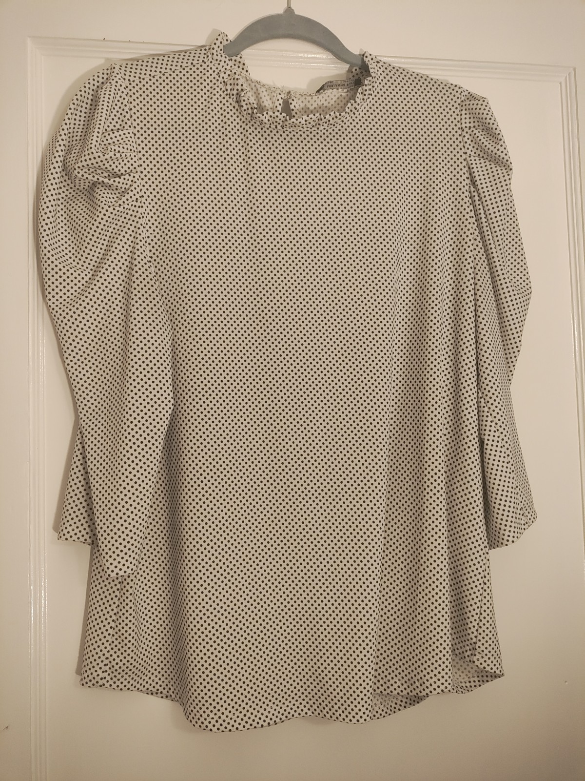 Adrianna Papell Polka Dot Blouse Ruffle Neck Puff Sleeve Pearl Keyhole Top