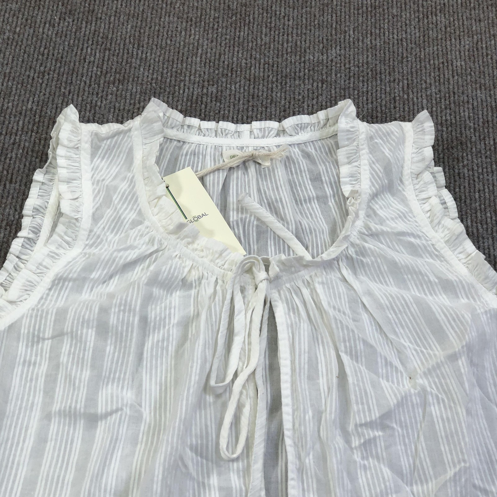 Pearl Global Blouse Womens Medium White Scoop Neck Sleeveless Crochet Ruffle