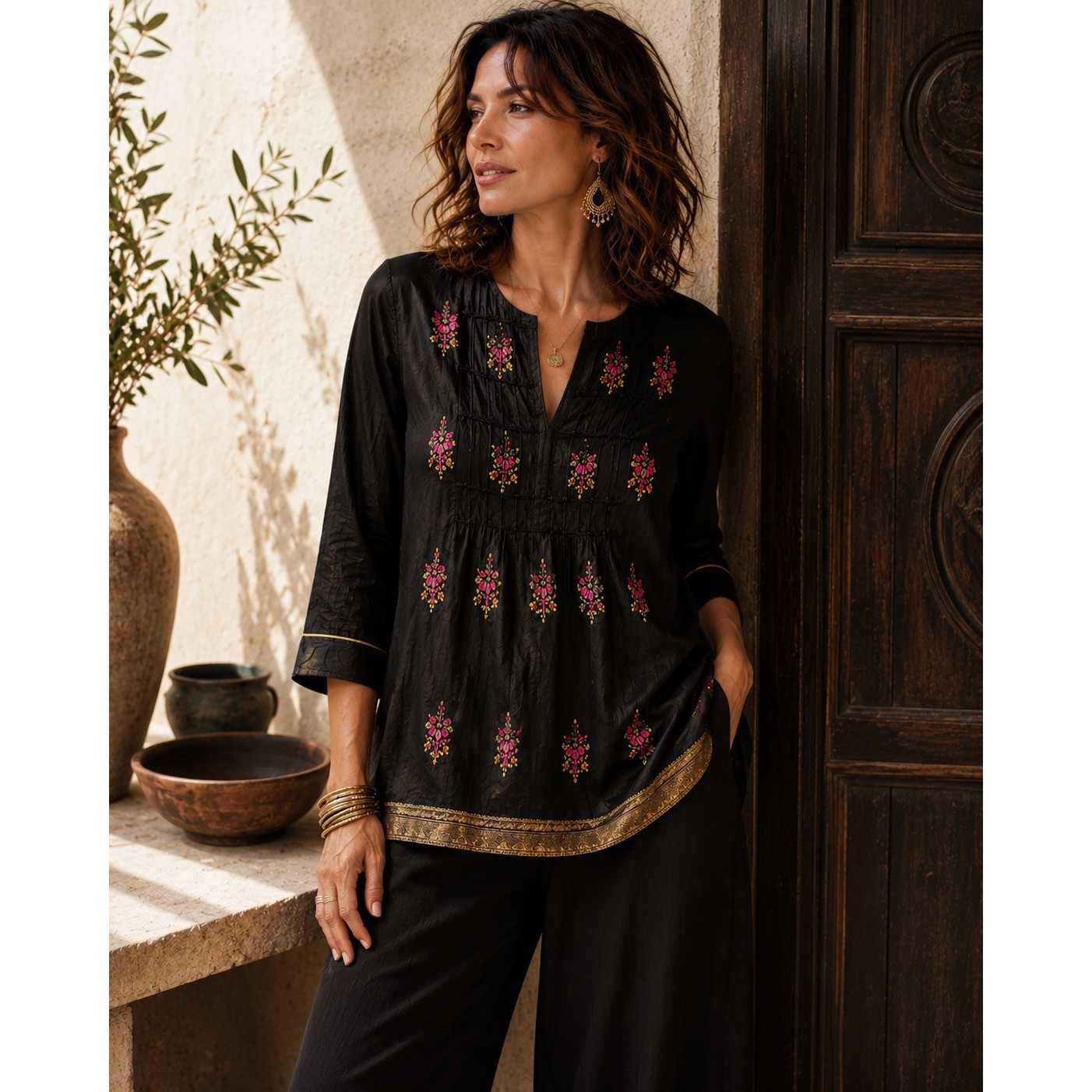 Ahilaya 100% Silk Embroidered Tunic Black Floral Boho Pintuck Size 38