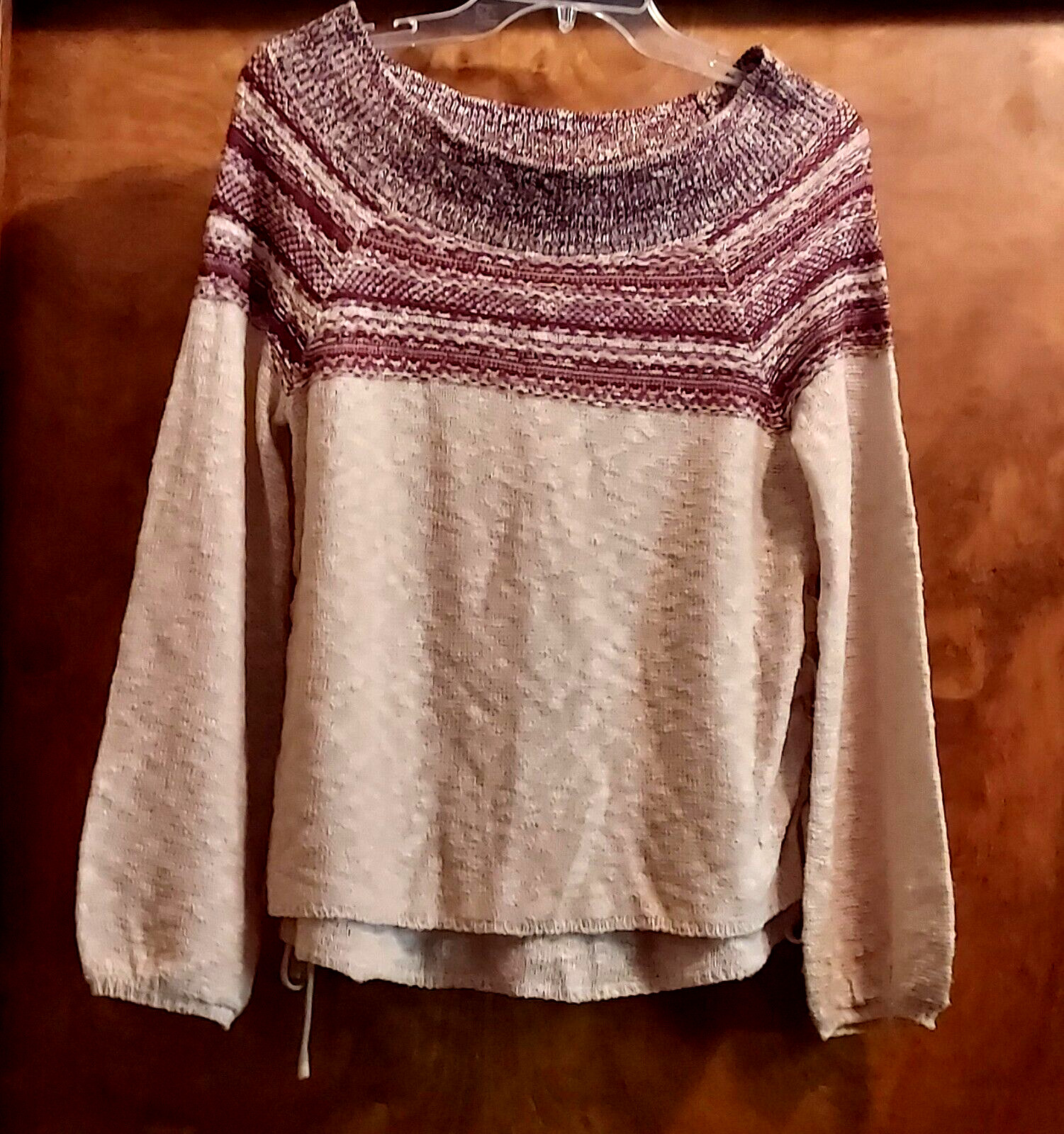 Jolt LS Stretchy Top w/wide neck, Sz M, Laced Sides 100% Acrylic, Burgundy&Cream