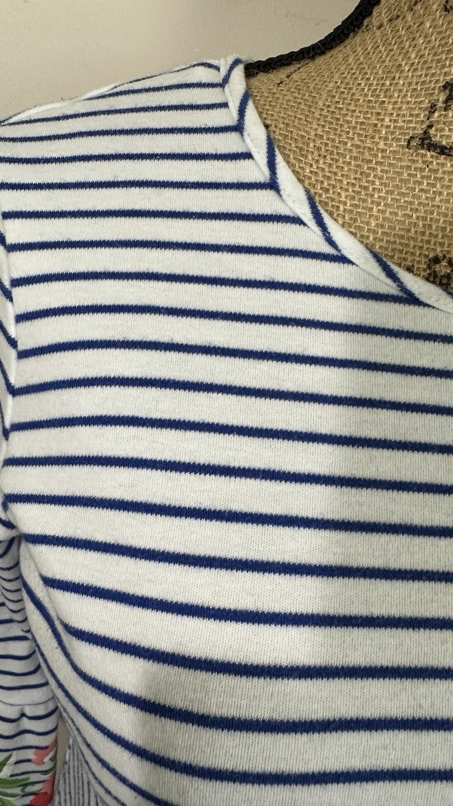 WOMANS SIZE P/SMALL”ALFRED DUNNER”WHITE/BLUE/PINK/GREEN BELL CUFFS TUNIC