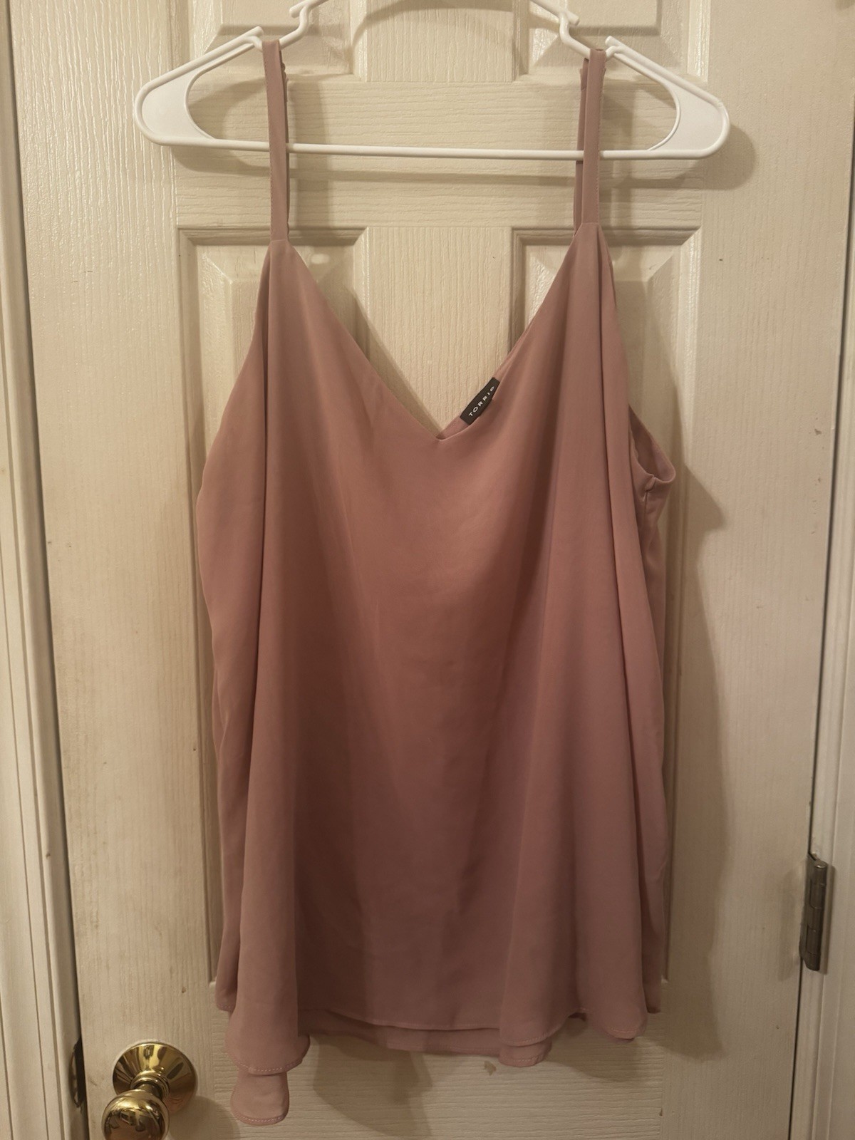 Women’s Torrid Sophie Chiffon Double V-neck Tank – Size 2 – Dusty Rose