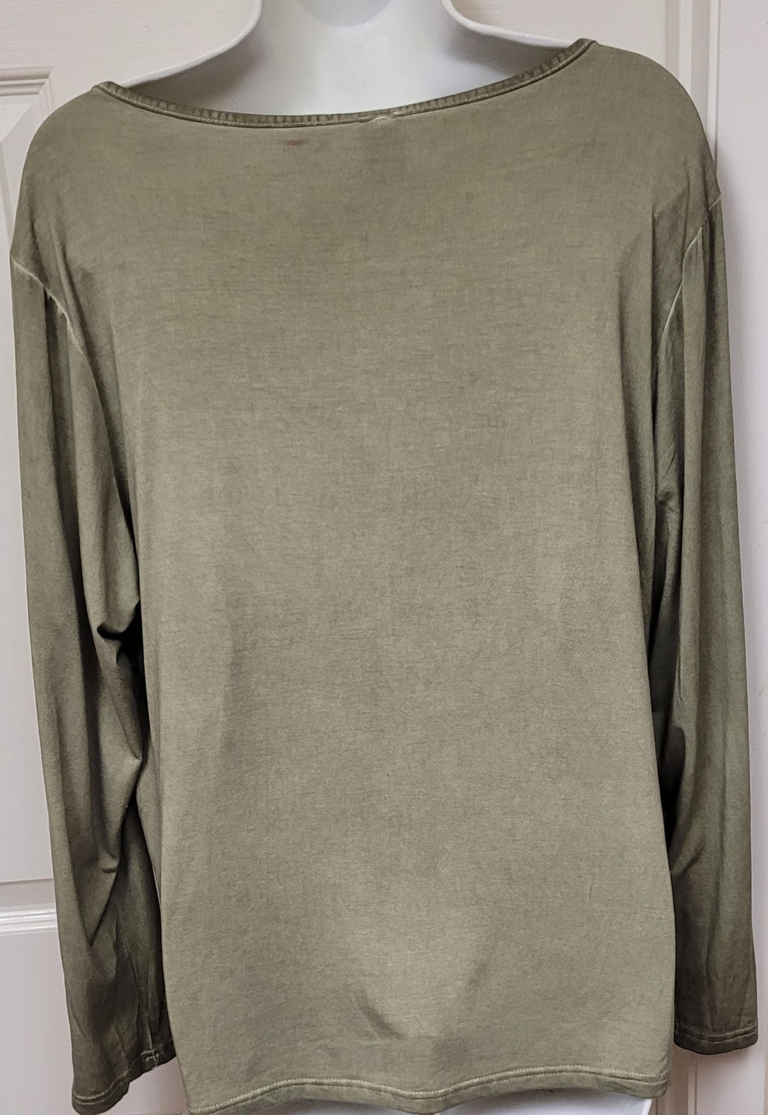 This That Green Floral Embroidered Knit Scoop Neck Long Sleeve Top Size L