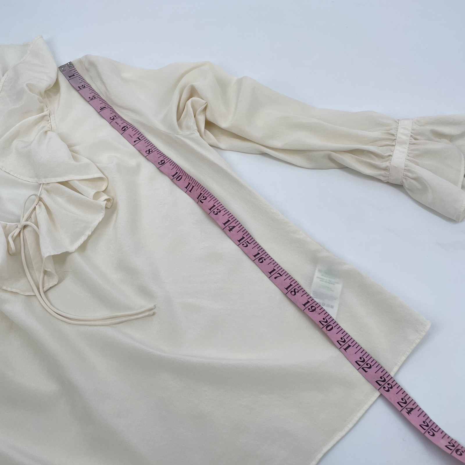 J CREW Women size S Ivory 100% silk Ruffle Neck Popover Long Sleeve blouse BD755