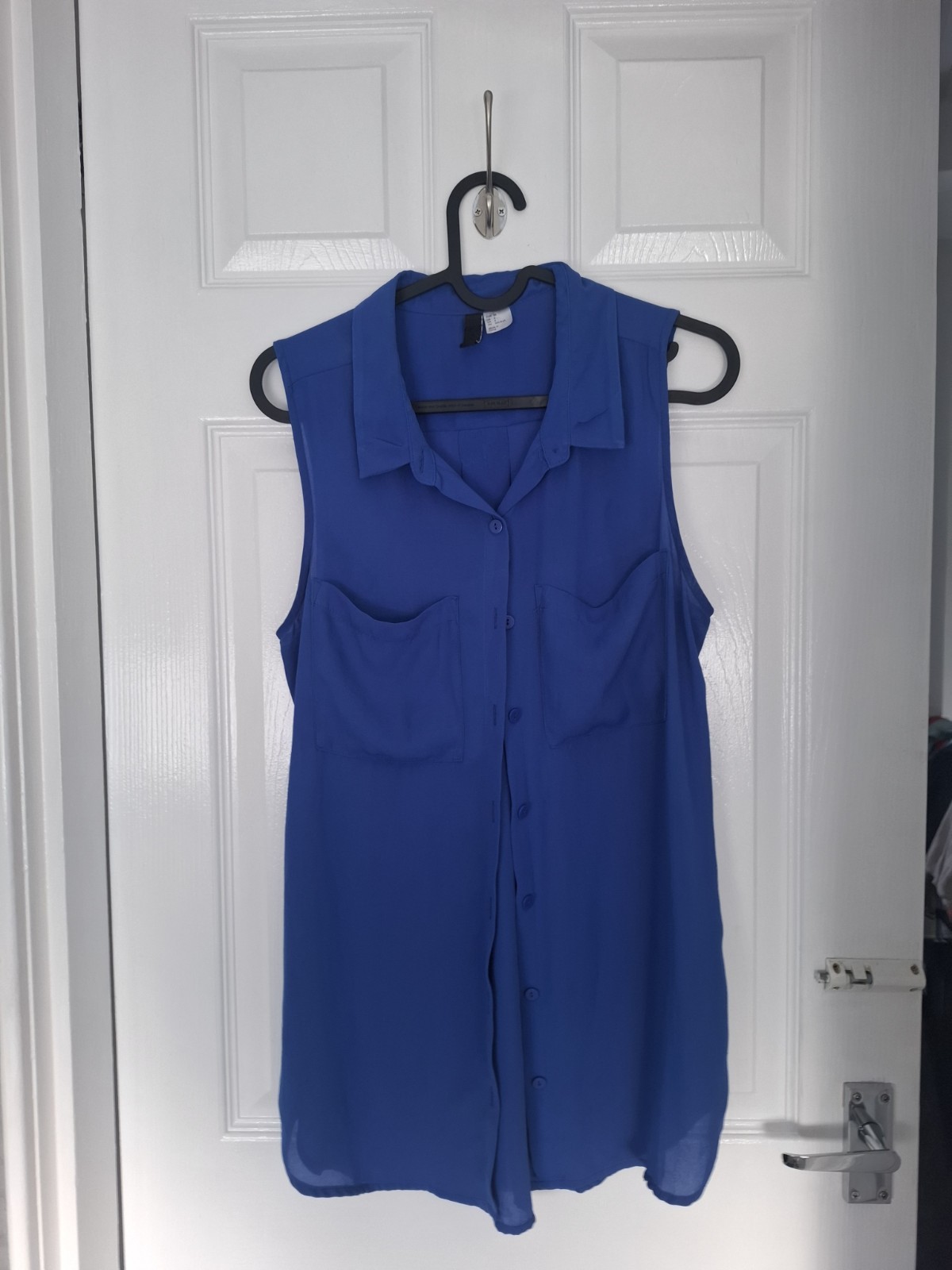 Ladies Size 10 H&M Blue Button Up Sleeveless Top Lightweight Fabric Vgc