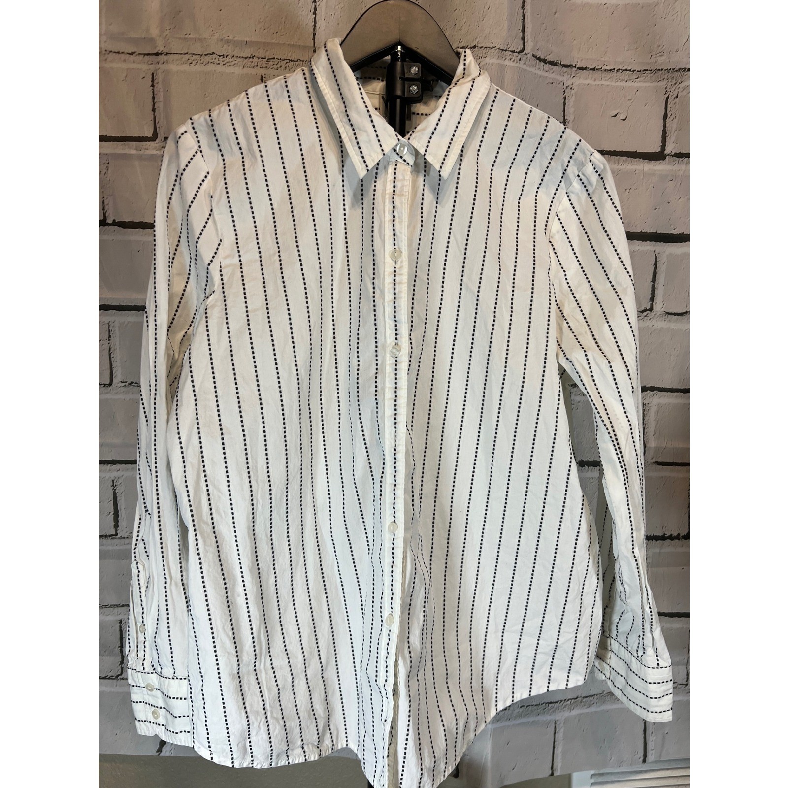 Worthington Womens XL White Navy Blue Dashed Stripe Button Down Shirt Long Sleev