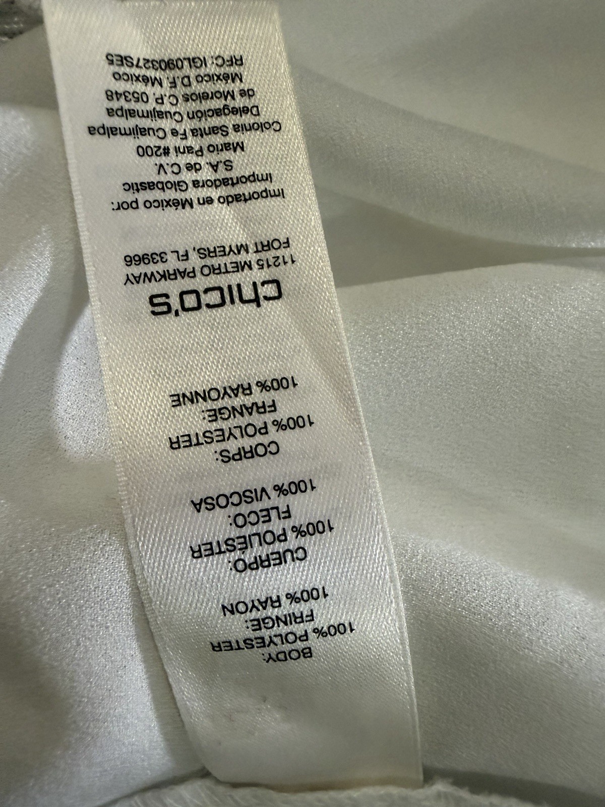 Chicos Women’s Long Sleeve Top Color White Made As Polyster Rayon