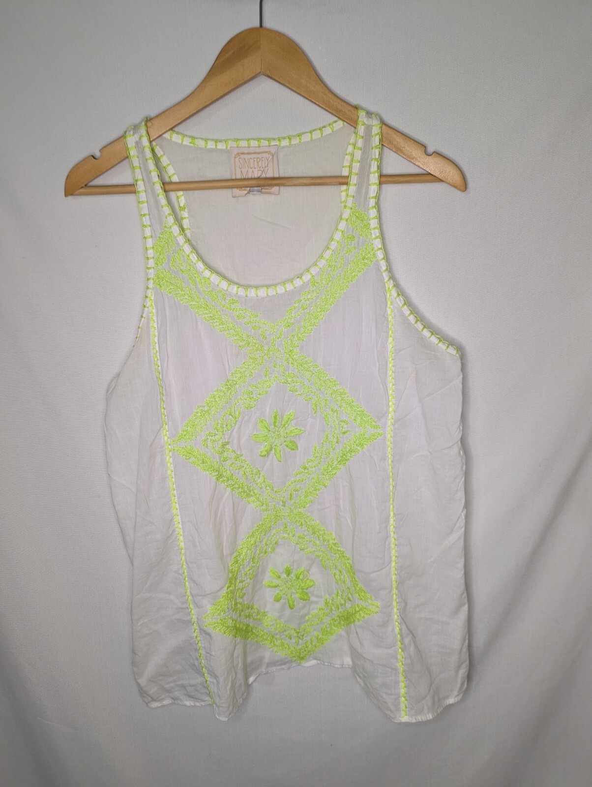 Sincerely Mary Boutique Like Green and White Tank Top Size Small
