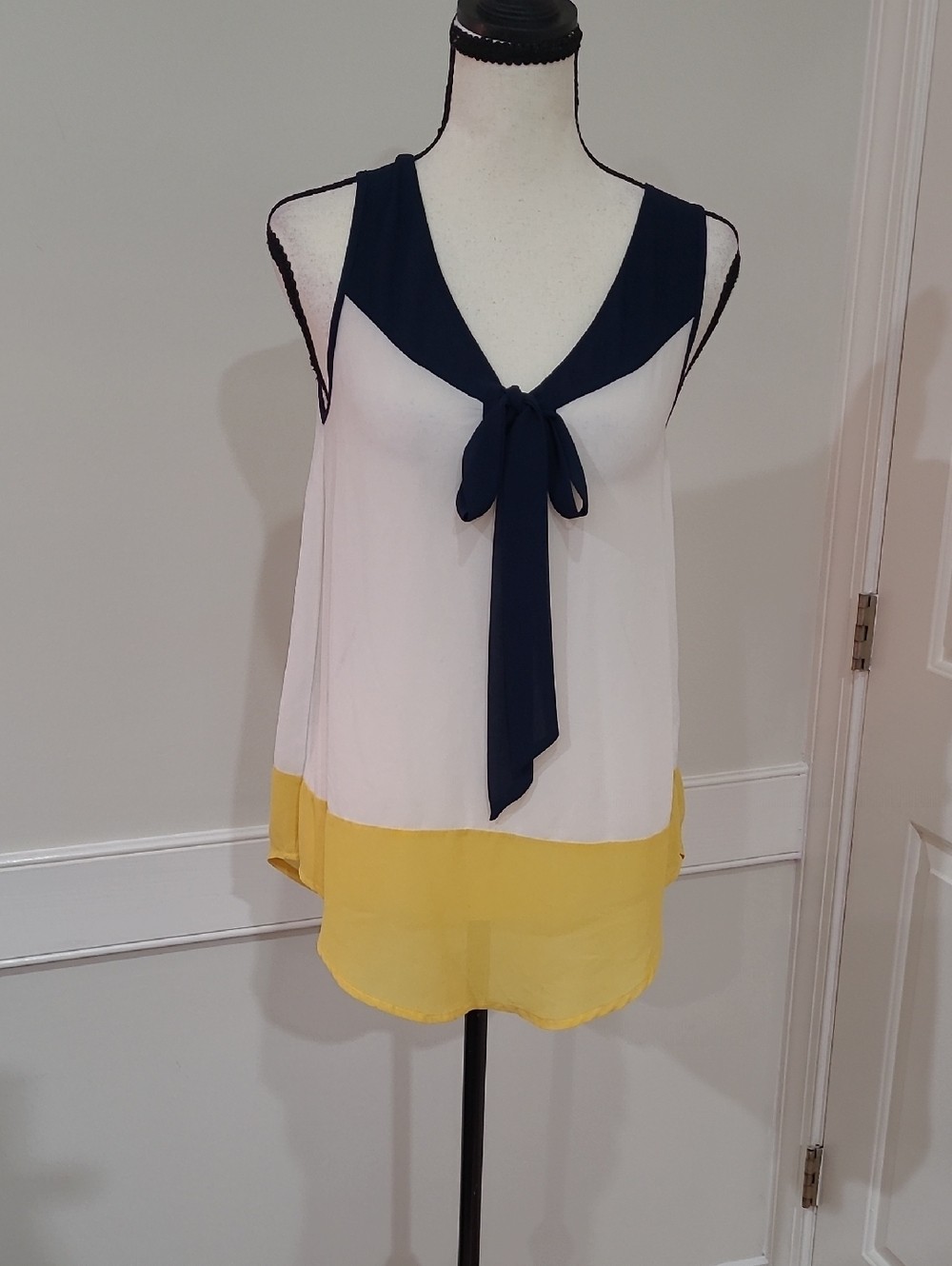 Ya Los Angeles Sleeveless Color-Block Top in Navy, White & Yellow – Size S