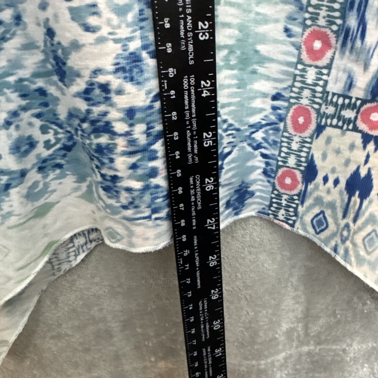 grand greene top Lg pullover vneck blue pink geometric 3/4 sleeve rayon nylon