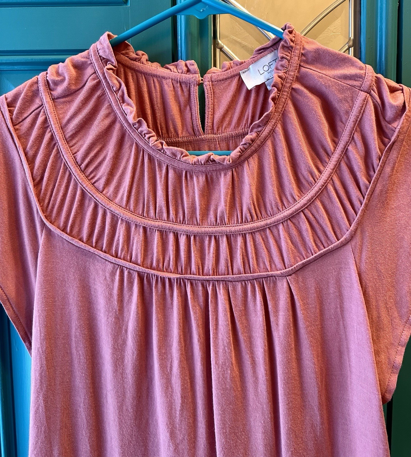 Loft Outlet Dusty Rose Ruched Yoke Blouse Sz Medium Ruffle Cap Sleeve