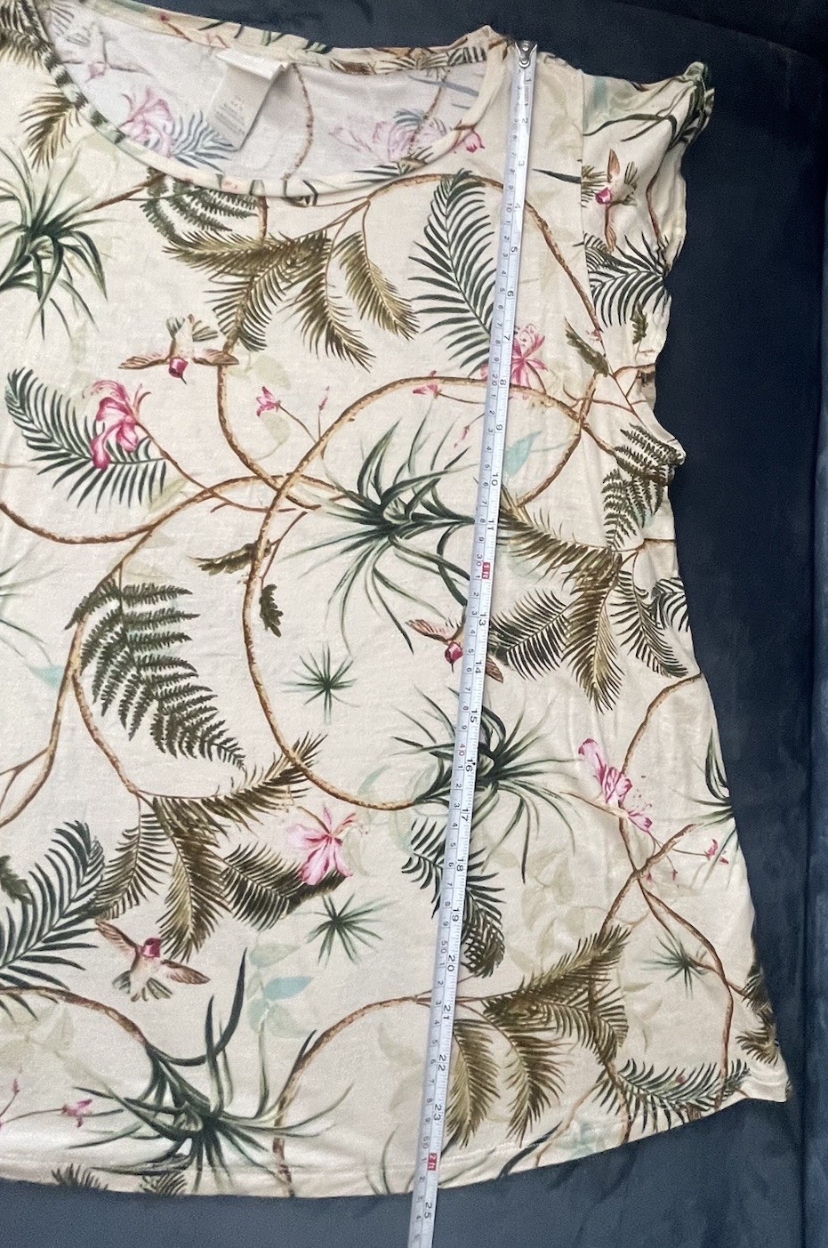 H&M Top Women’s L Shirt Floral Hummingbird Tee Flutter Sleeves Tan Green Pink