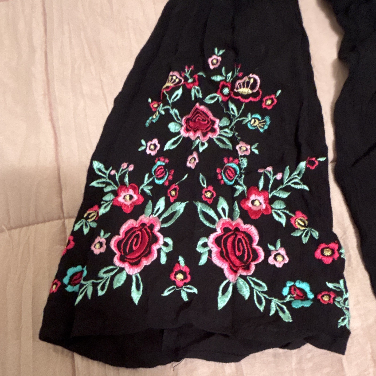 Bila Black Floral Embroidered Bell Sleeve V-Neck Rayon Blouse Womens XL