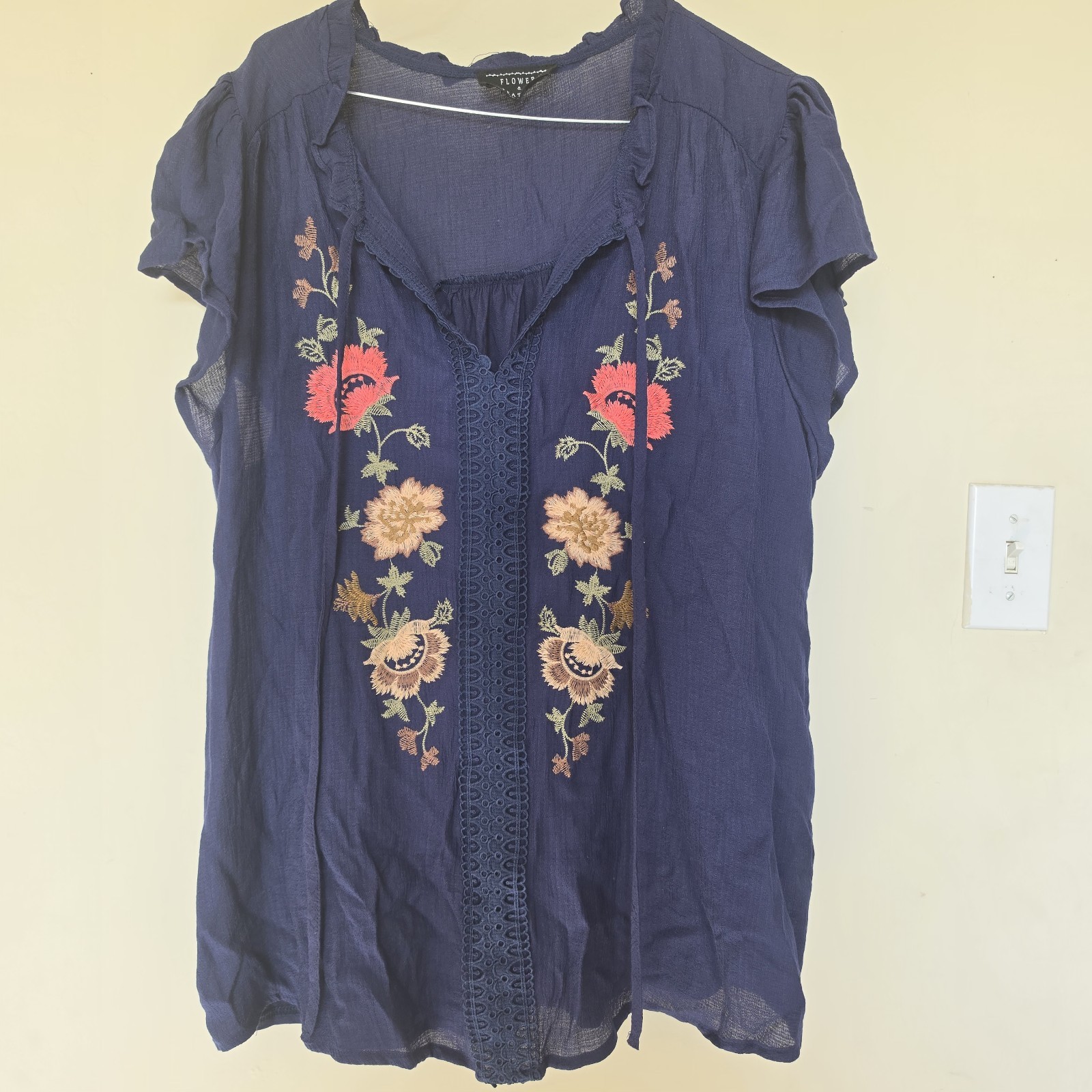 Flower & Feather Blue Floral Embroidered Flutter Sleeve V-Neck Blouse XL
