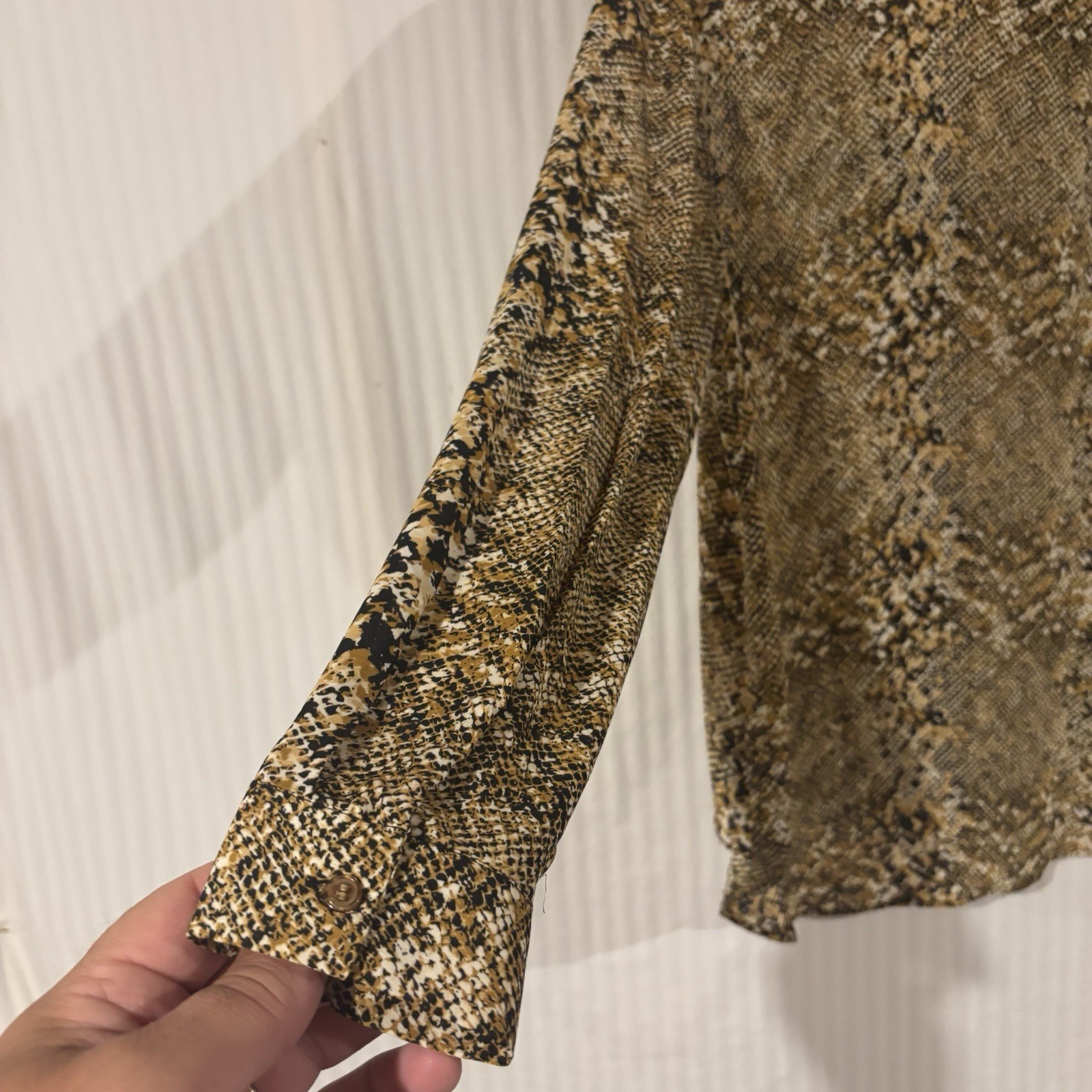 Rose & Olive Tunic Blouse Snake Print Split Neck Long Cuff Sleeve Large 2B-9