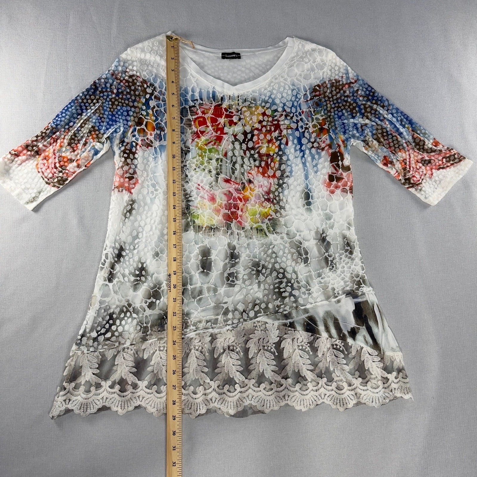 Suzanne’s Women Floral Burnout Tunic V-Neck 3/4 Sleeve Lace Trim Asymmetric Top