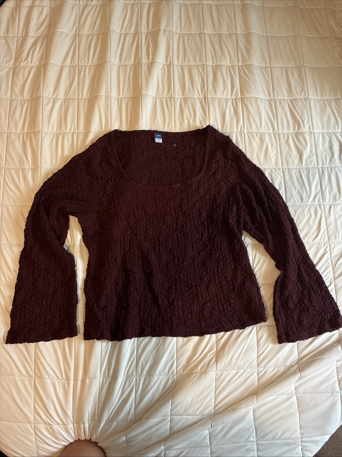 New OLD NAVY Burgandy FLORAL Stretch TEXTURED LACE Bell Sleeve BOHO Top Shirt L