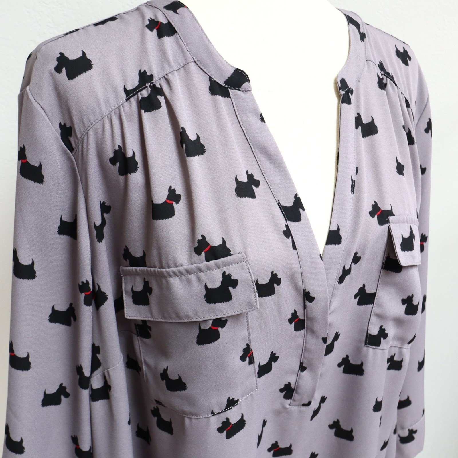 Torrid Scottie Dog Georgette Harper Blouse 2 Gray Roll Tab Sleeve Pocket Terrier