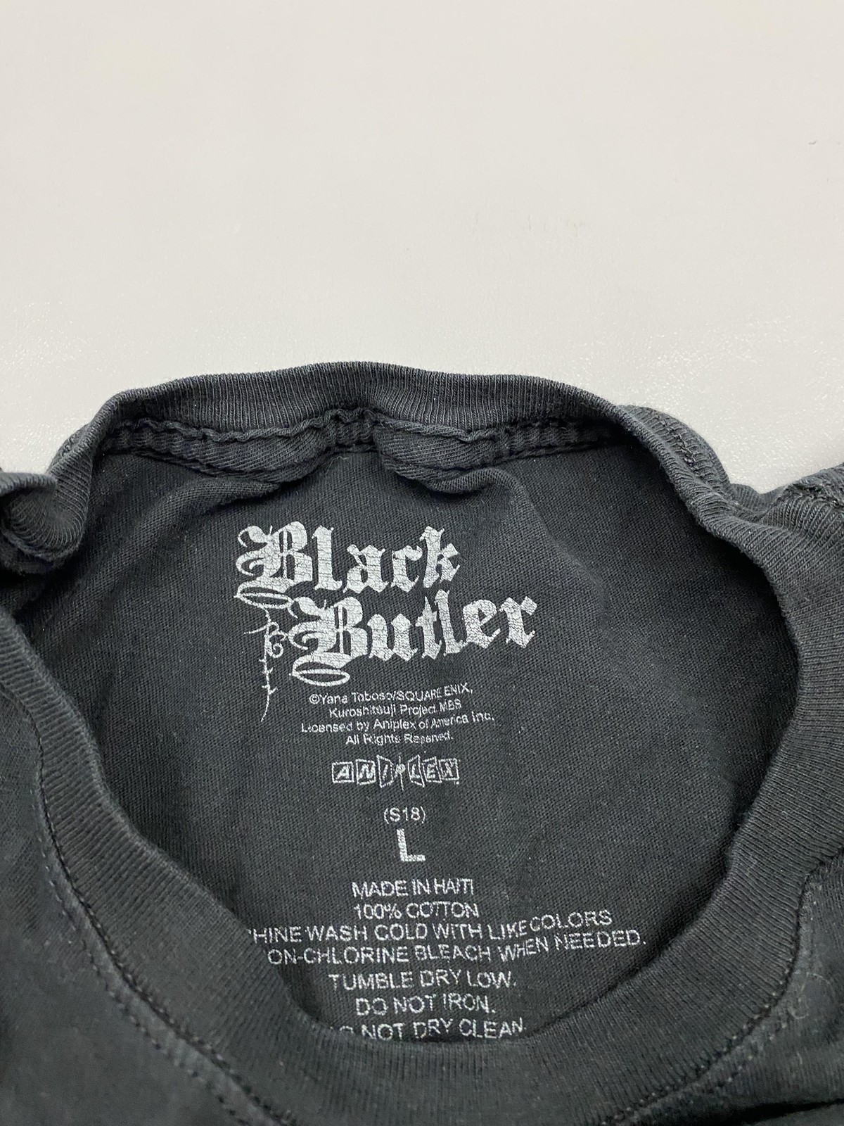 BLACK BUTLER Shirt Womens L Black Graphic Tee Anime Manga Kuroshitsuji
