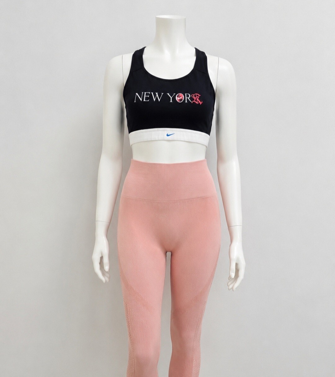 Women’s Workout Set Size M – Nike Sports Bra + Pink Seamless High-Waist Leggings
