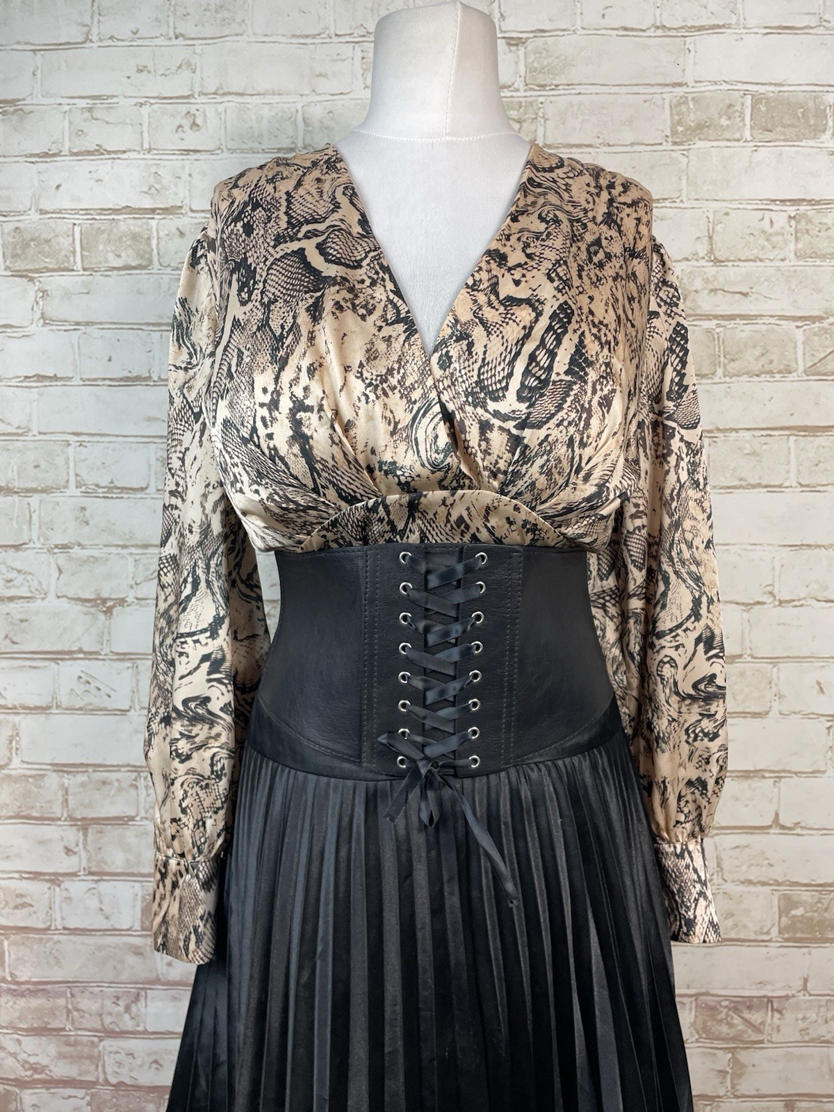 Shiny Snakeskin Print Satin Secretary Blouse Sz 18 44” Bust Sissy Mistress TV CD