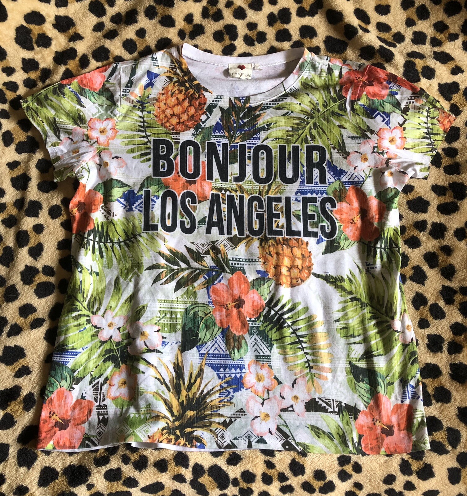 HELLO Bonjour LOS ANGELES tropical t-shirt – SIZE L – One Love ❤️ Clothing – LA