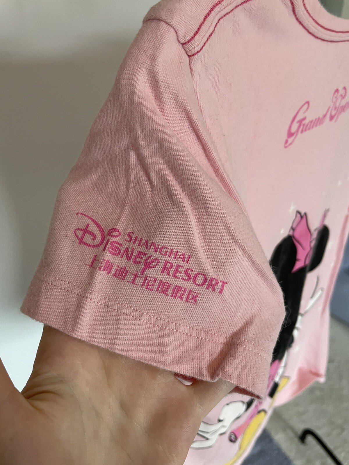 SHANGHAI DISNEY RESORT Grand Opening Minnie Mouse T SHIRT Womens Ex Small Pink