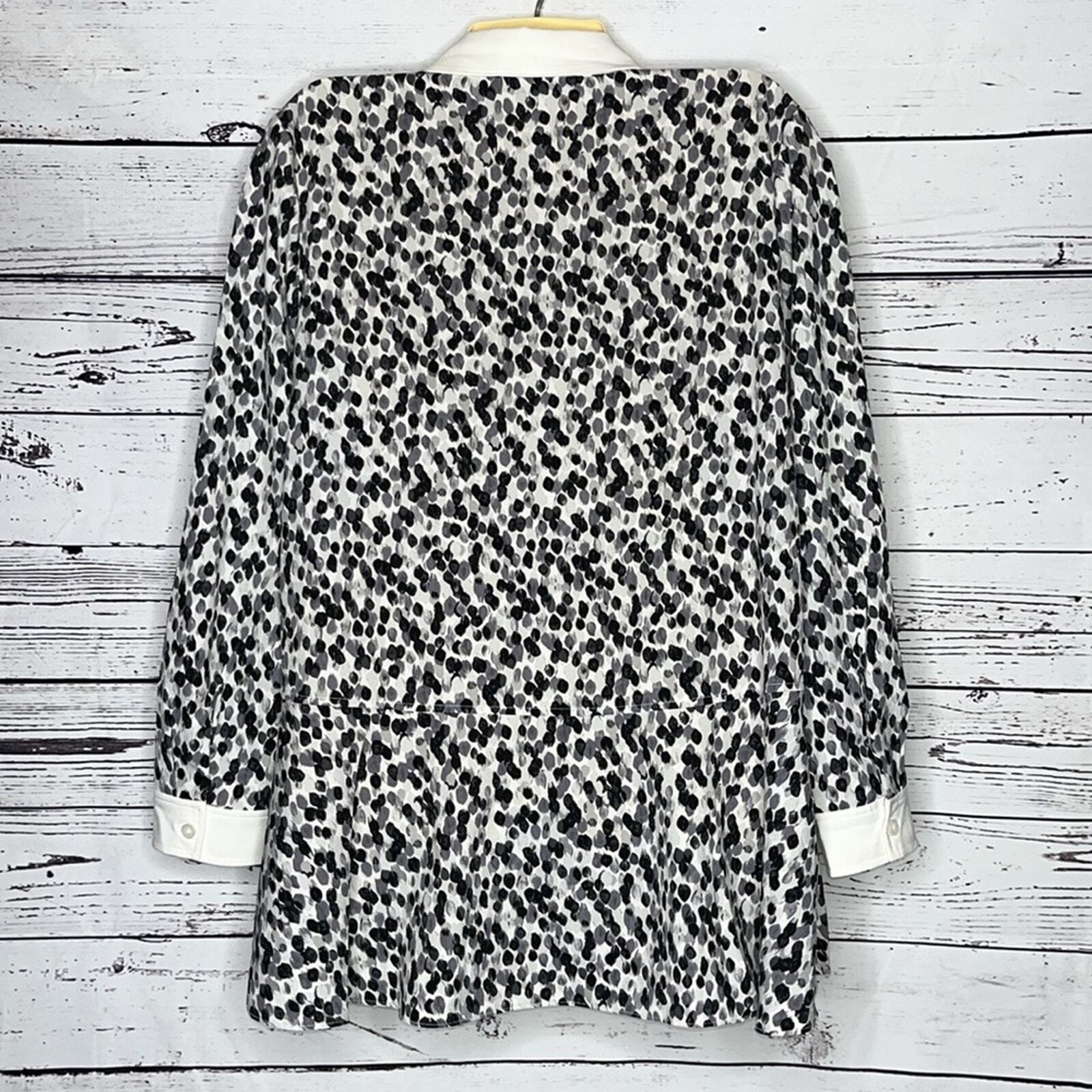 Isaac Mizrahi Live! 14 White – Black & Gray Printed Button Up Peplum Blouse Top