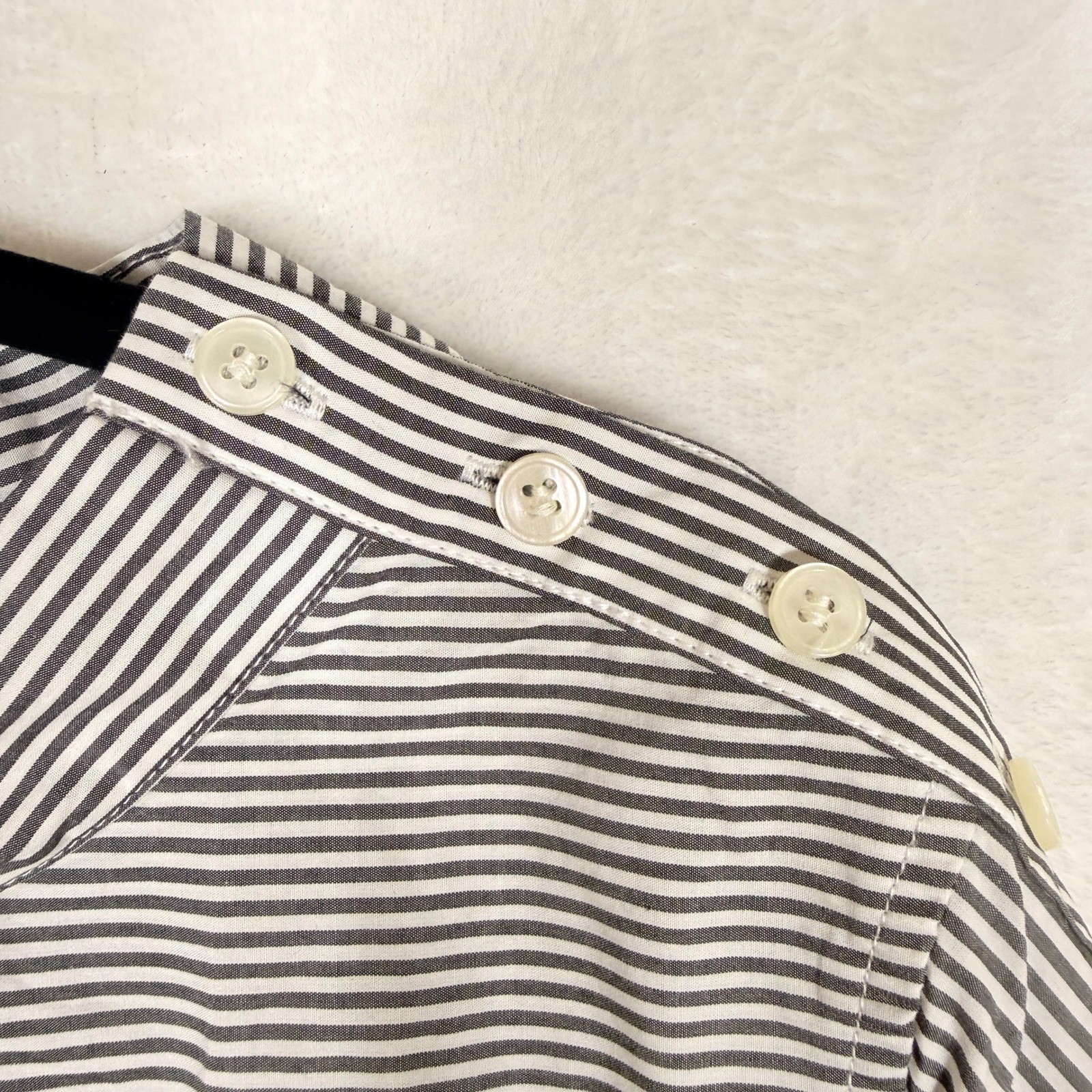 J.Crew Women Black White Striped Funnel Neck Button Shoulder Top AG686 Size 8