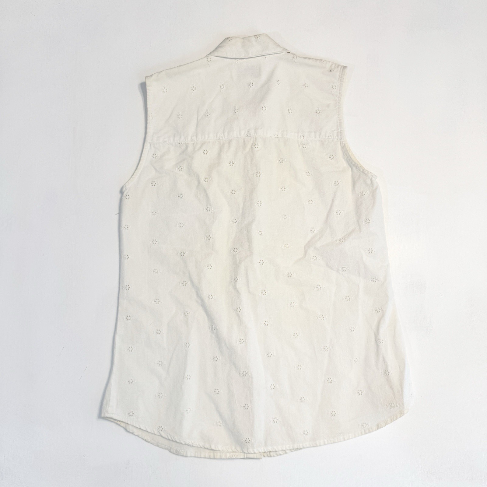 Partners Mervyn’s Women’s Eyelet Sleeveless Button Front Blouse White Small