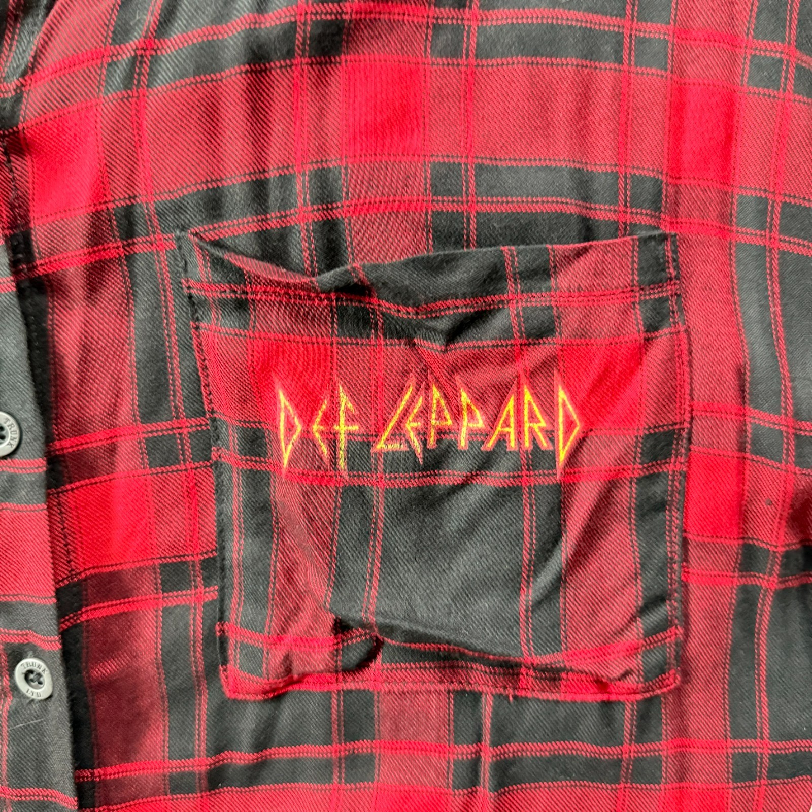 Trunk LTD Def Leppard Adrenalize Red Plaid Button Up Size S Oversized 90s Grunge
