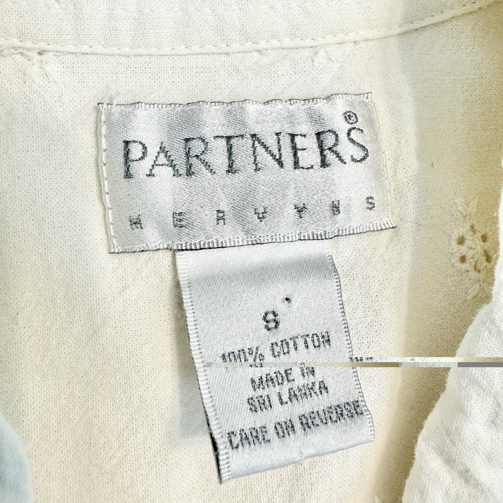 Partners Mervyn’s Women’s Eyelet Sleeveless Button Front Blouse White Small