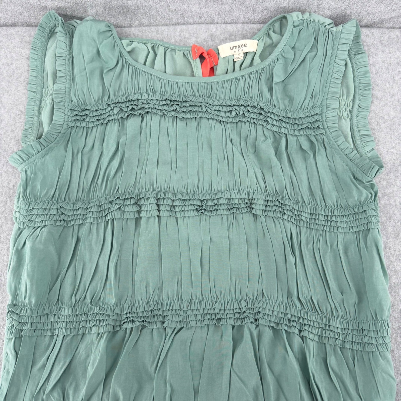Umgee Sage Green Tiered Ruffle Sleeveless Blouse Coral Back Tie Top Small A7713