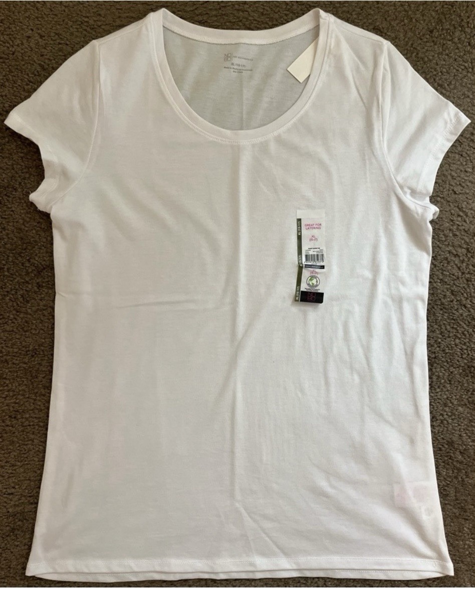 2 Women’s T Shirts Size XL 1 White 1 Brown NWT