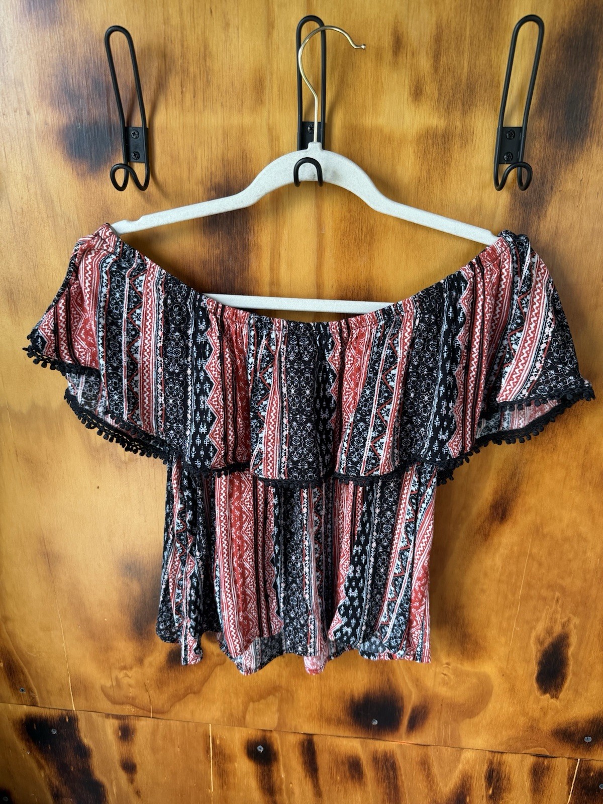 No Comment NY-LA Women’s M Red/Black/White Striped Off Shoulder Ruffle Crop