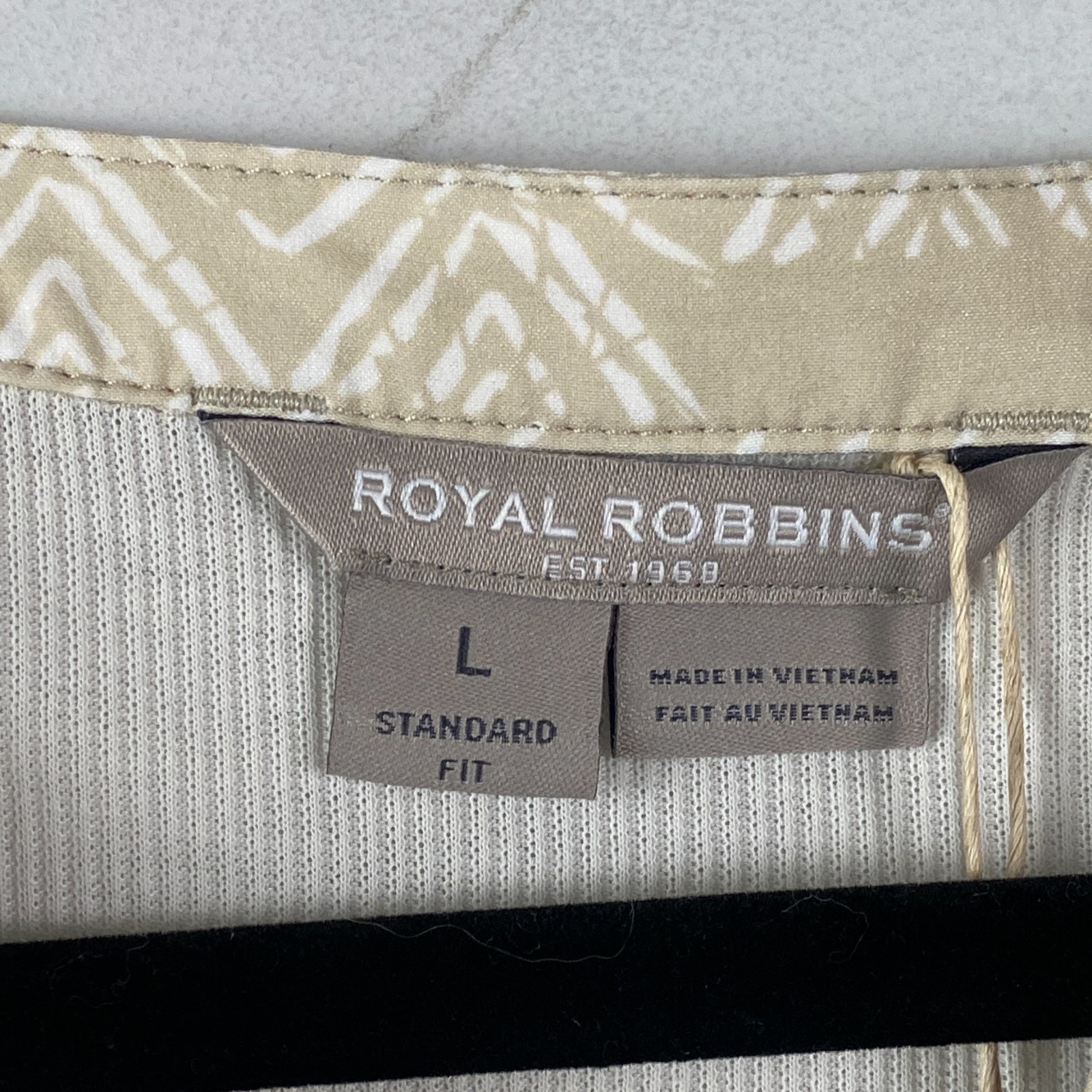 Royal Robbins Spotless Evolution Shirt Size L Snap Front Short Sleeve Hi Low Hem