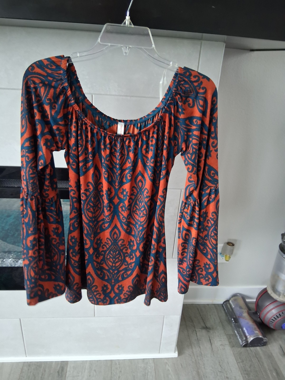 Womans Size Small Stretchy Dress Shirt With Flared arms Orange And Green