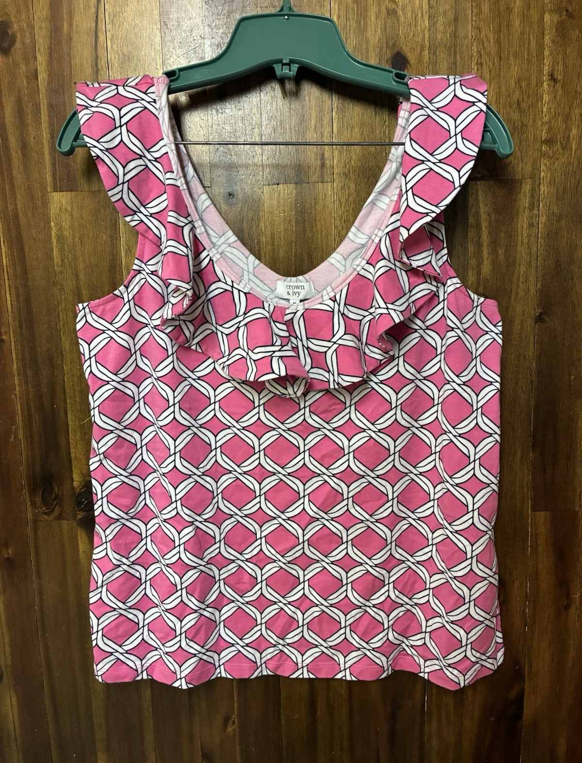 Crown & Ivy Pink Geometric Ruffle Tank Top Women’s Medium Sleeveless Stretch