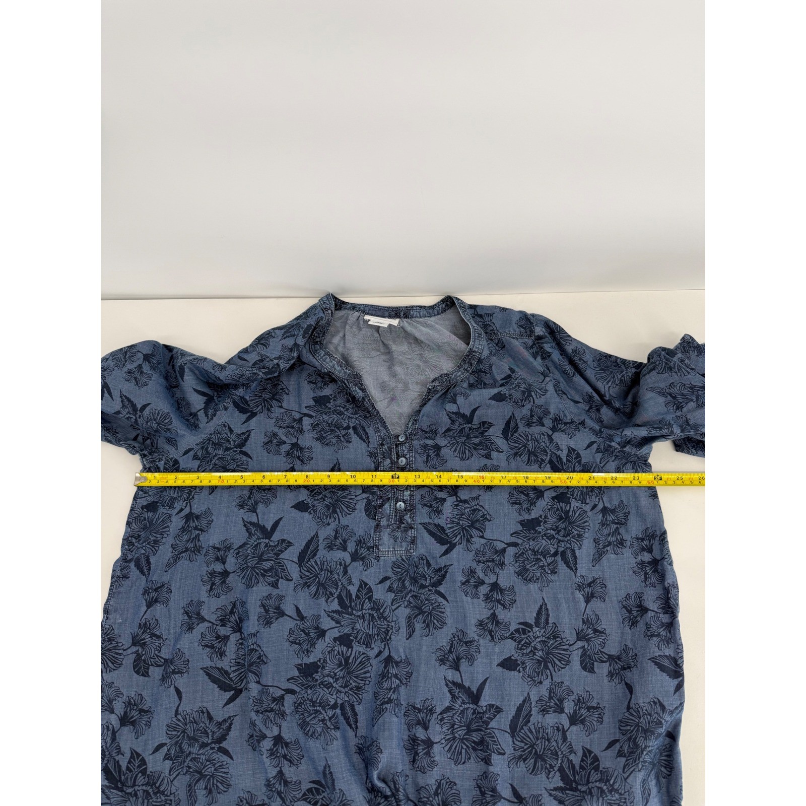 Liz Claiborne Blue Floral Lyocell Blouse Sz XL Long Sleeve Tie Cuff Henley