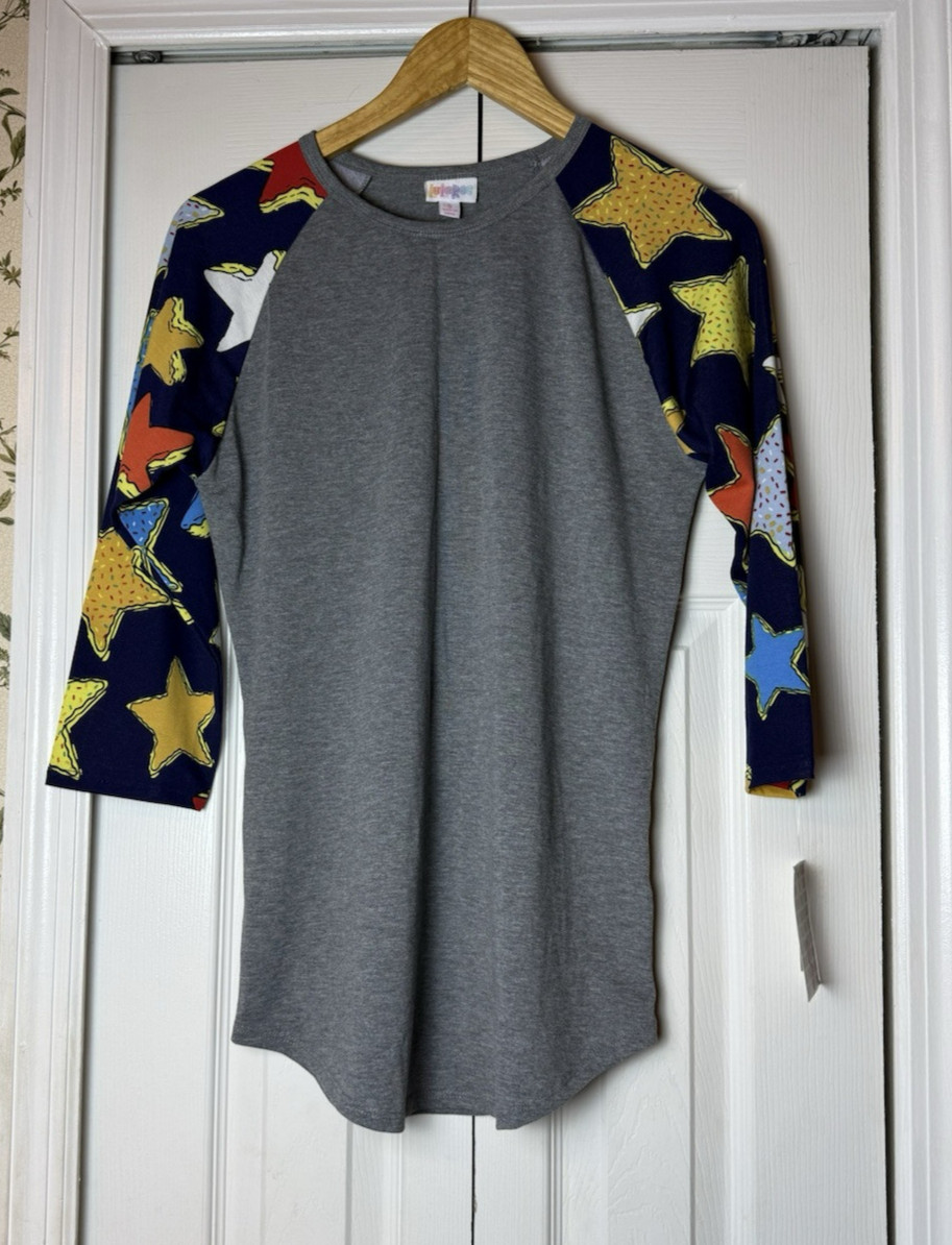 NWT LuLaRoe Gray Blue Baseball Shirt Red Yellow Blue Star Sleeves – Randy – S