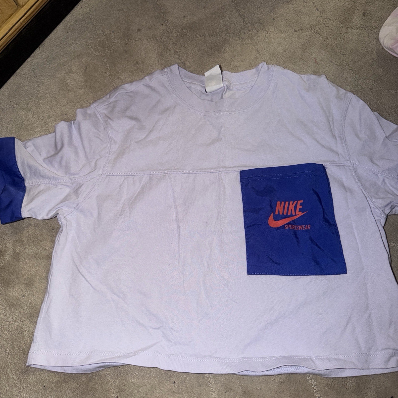 Nike Sportswear women Light Purple Blue Pocket Short Sleeve Crew Neck T-Shirt S