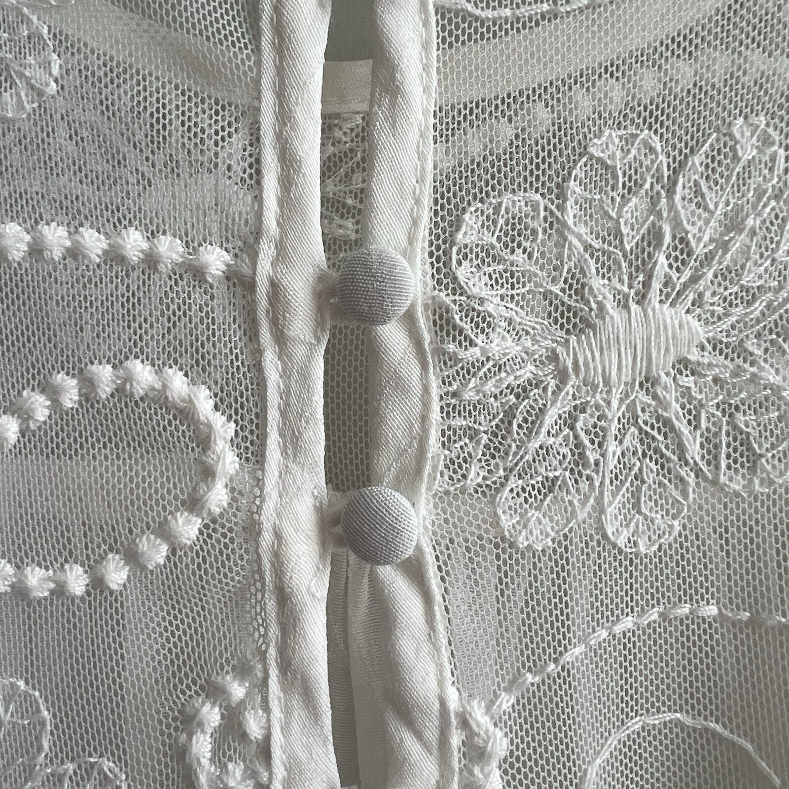 Whimsical Lace Embroidered Top Sleeveless Feminine L Romantic Ethereal Adiva