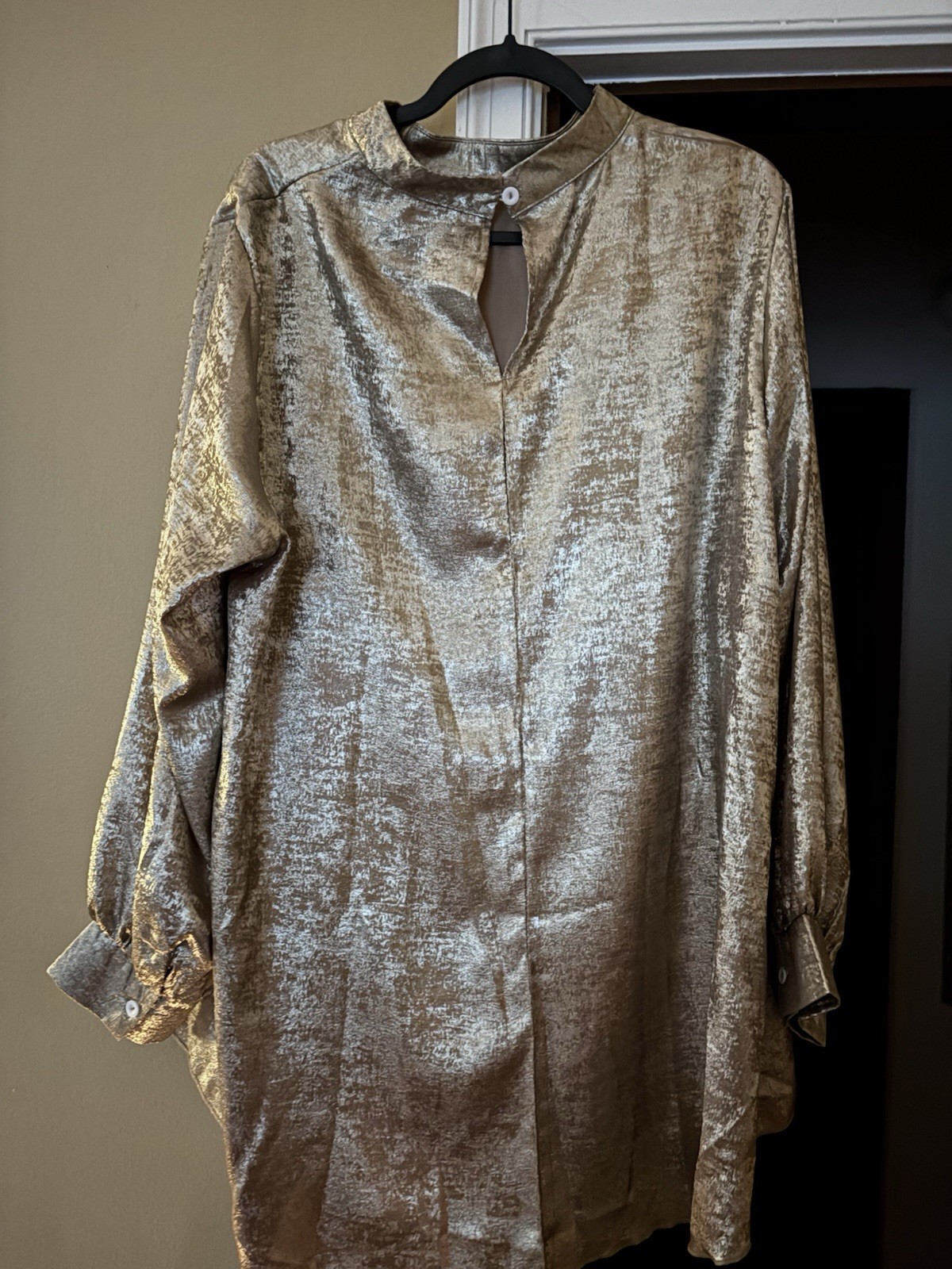 NWOT Women’s Plus Size 2X Shiny Gold Looks Like A Two Piece Shirt