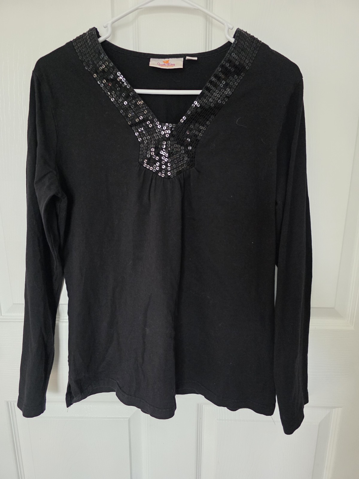 Quaker Factory Womens Black Cotton Top, Reflective Sequins Around Neck Sz L