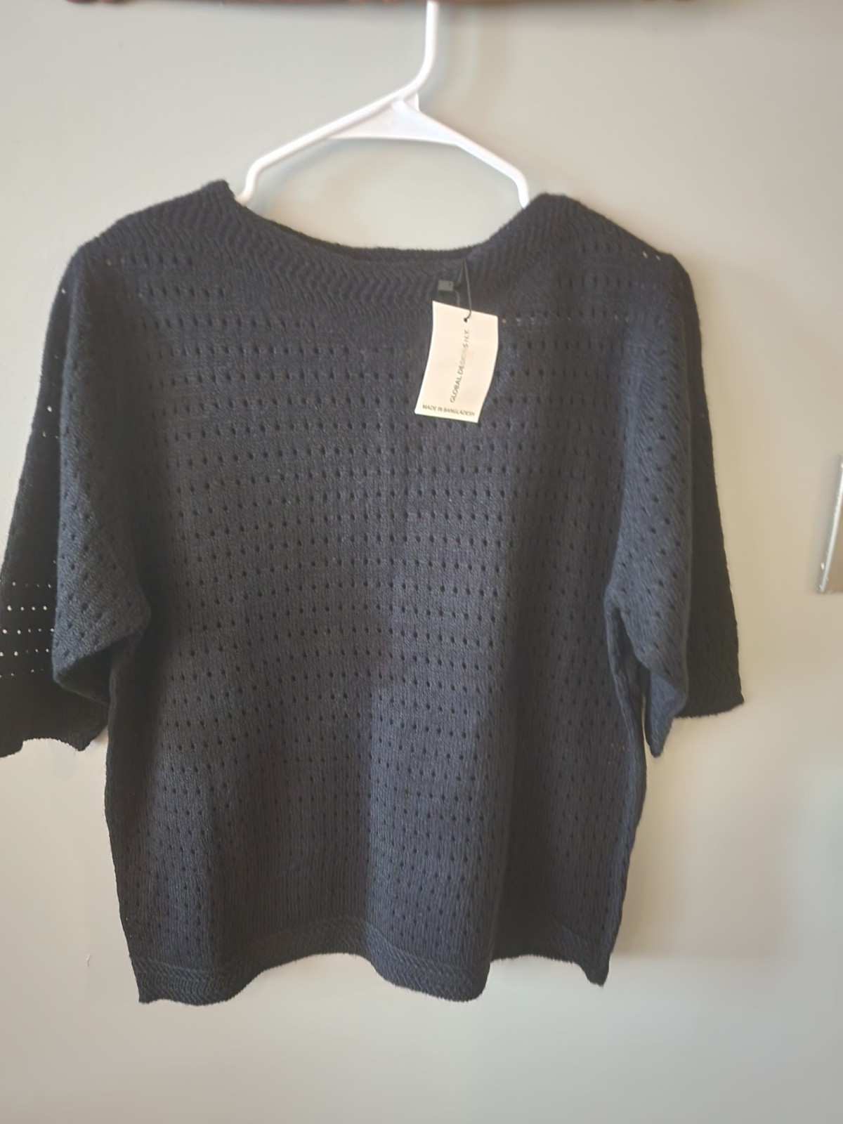 New women’s top Size S color black
