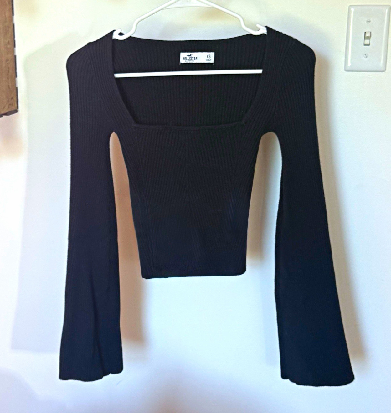 Hollister Women’s Black Ribbed Knit Square Neck Flare Sleeve Crop Top XS