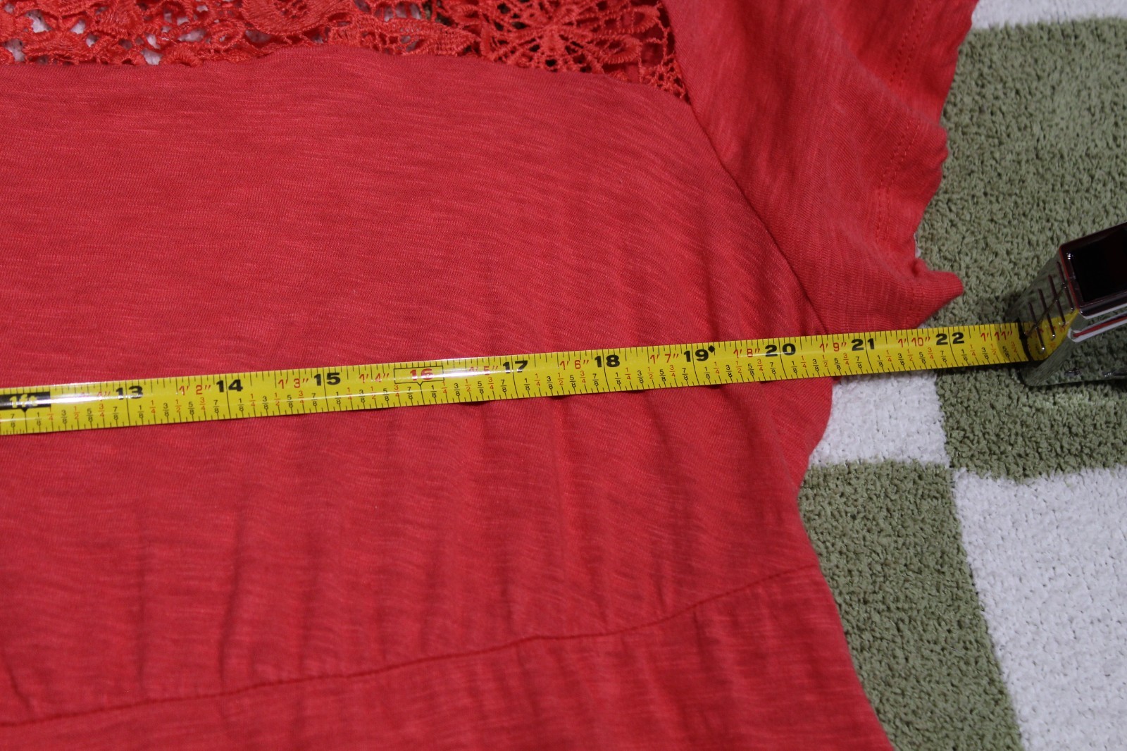 Torrid Womens Top Size 2 Coral Crochet Round Neck Short Sleeve (30-5)