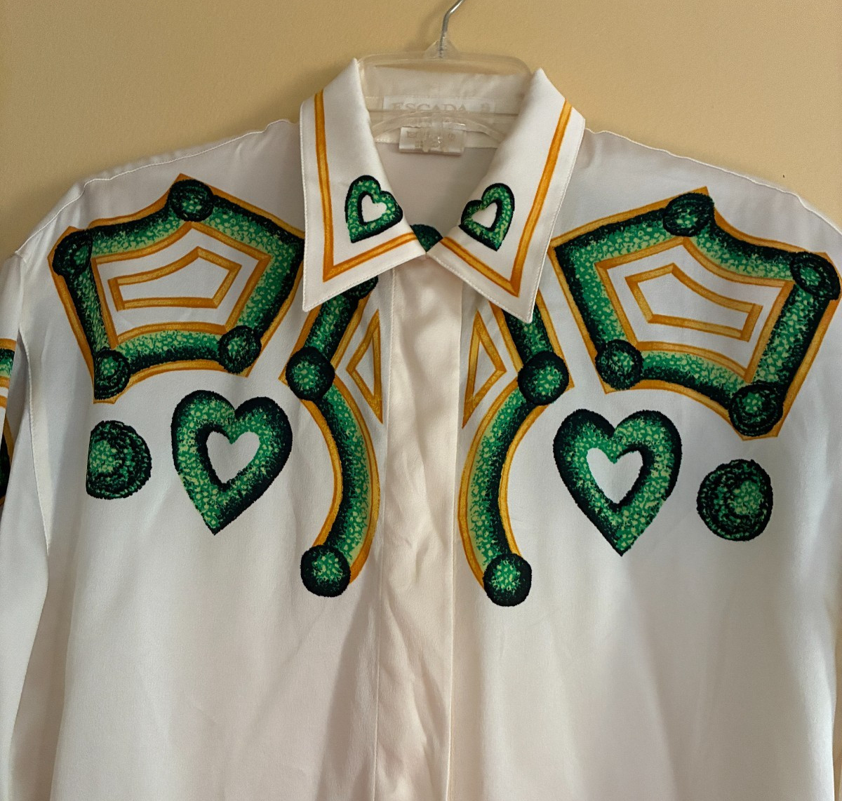 ESCADA SILK VINTAGE BLOUSE IN CREAM HEART PRINT IN GREEN YELLOW 38 FITS L